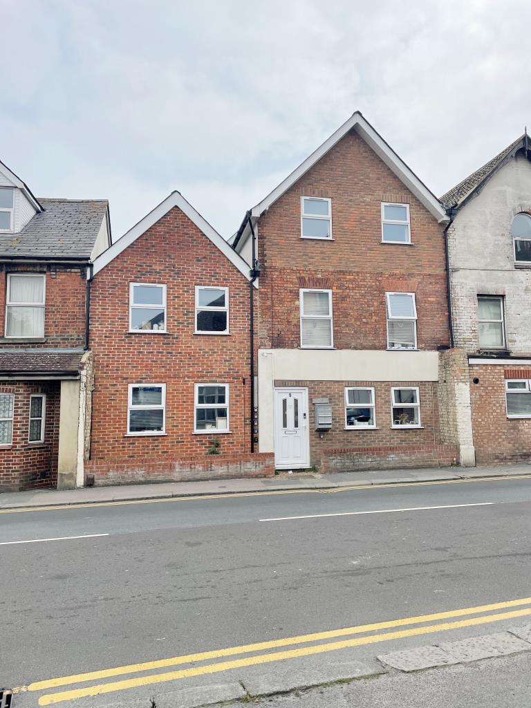 Lot: 89 - FIVE SELF-CONTAINED FLATS FOR INVESTMENT WITH PLANNING PERMISSION FOR A SIXTH FLAT - 
